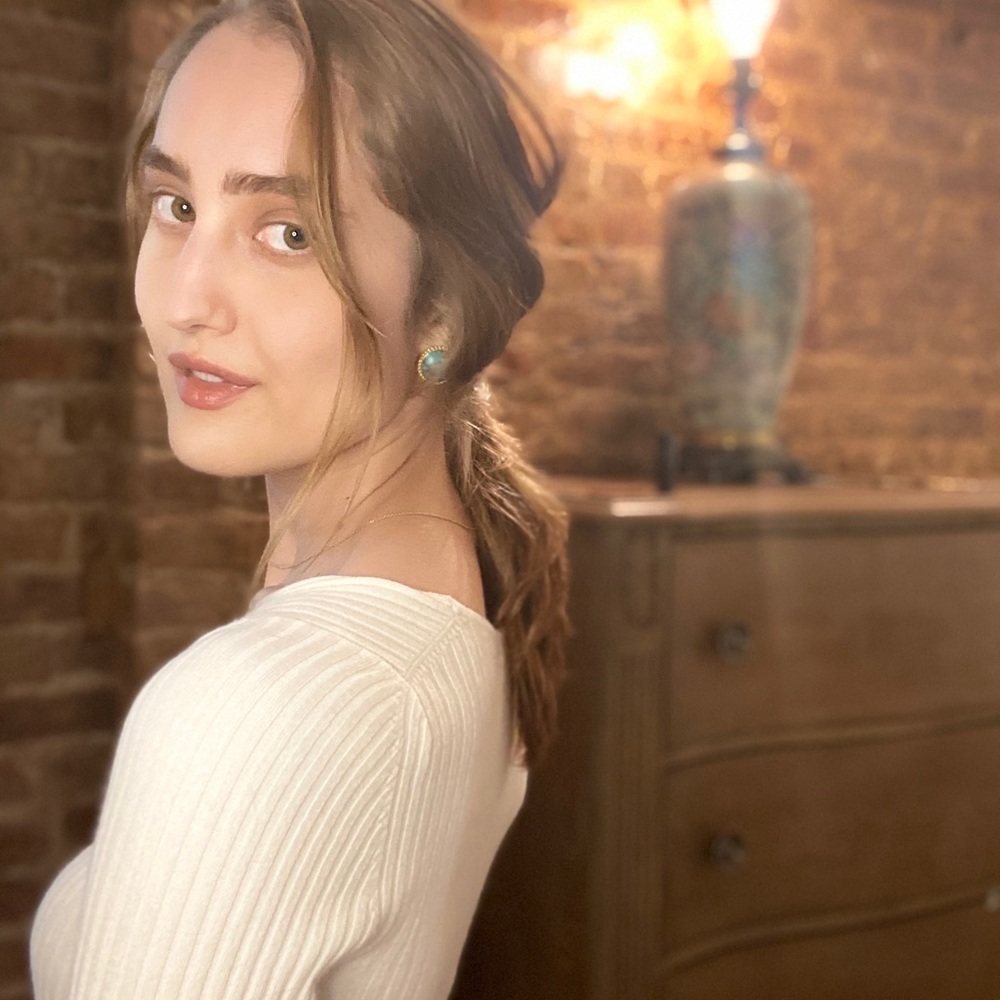 Meet your Posher, Laura